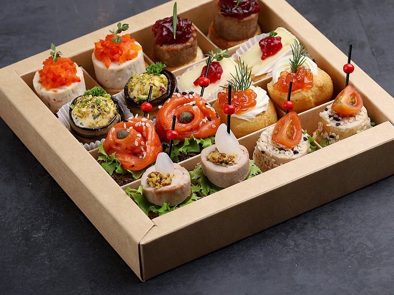 Фуршетные наборы со скидкой 10%. Вкусно. Удобно. Бюджетно.